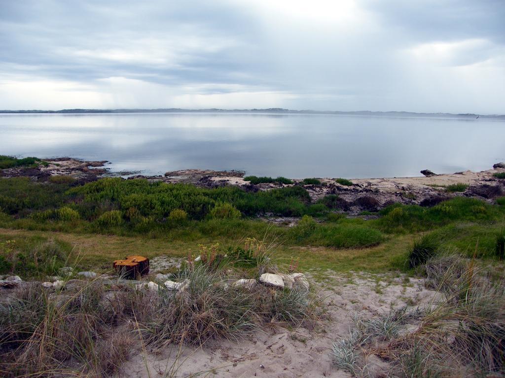 Coorong Waterfront Retreat Villa Meningie Exterior photo